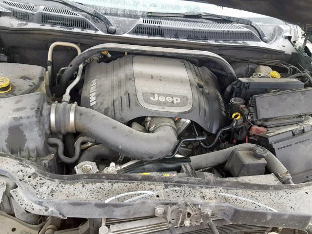 1J8HG58256C346496 - 2006 JEEP COMMANDER GREEN photo 7