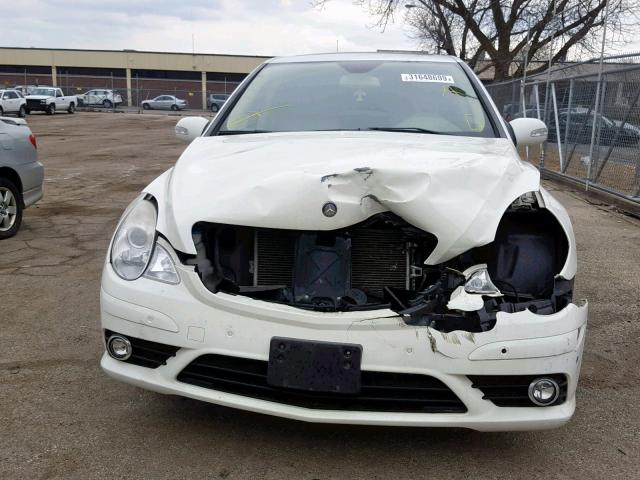 4JGCB6FE3AA111968 - 2010 MERCEDES-BENZ R 350 4MAT WHITE photo 9