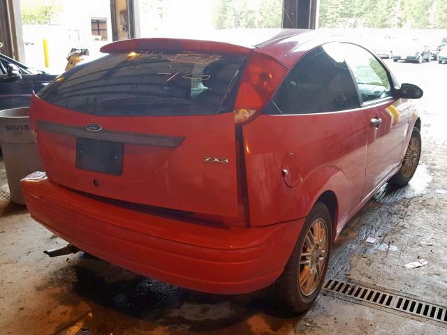 1FAHP31N96W185753 - 2006 FORD FOCUS ZX3 RED photo 4