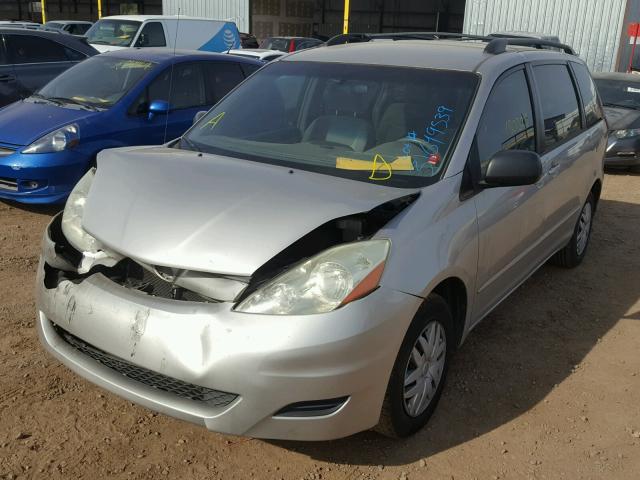 5TDZA23C66S523678 - 2006 TOYOTA SIENNA CE SILVER photo 2