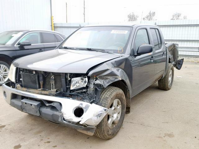 1N6AD07W08C406788 - 2008 NISSAN FRONTIER C GRAY photo 2