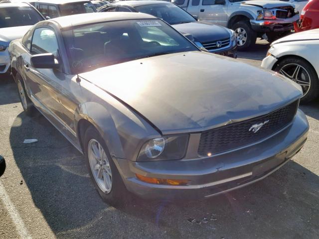 1ZVFT80N055116138 - 2005 FORD MUSTANG GRAY photo 1