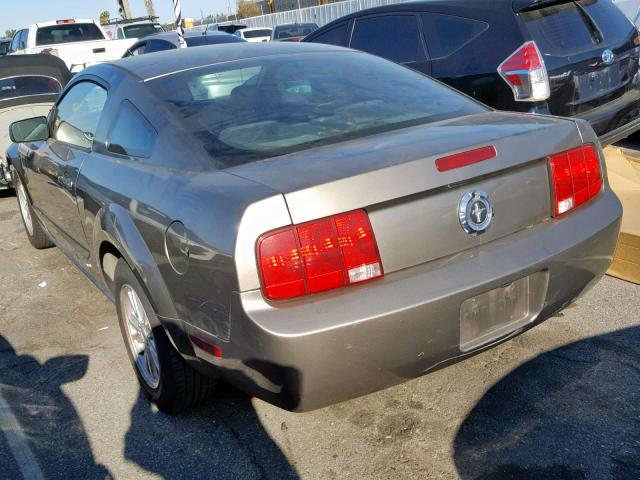 1ZVFT80N055116138 - 2005 FORD MUSTANG GRAY photo 3