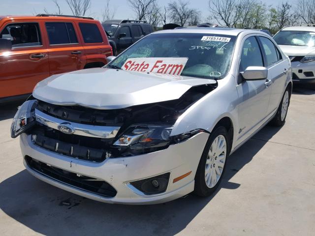 3FADP0L30AR316458 - 2010 FORD FUSION HYB SILVER photo 2