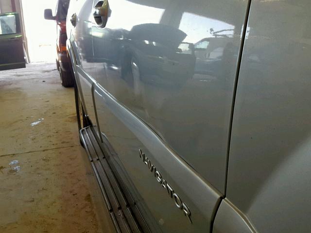 5LMFU28525LJ10668 - 2005 LINCOLN NAVIGATOR Gümüş foto 10