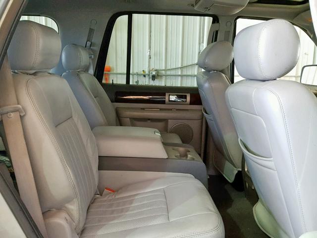 5LMFU28525LJ10668 - 2005 LINCOLN NAVIGATOR Gümüş foto 6