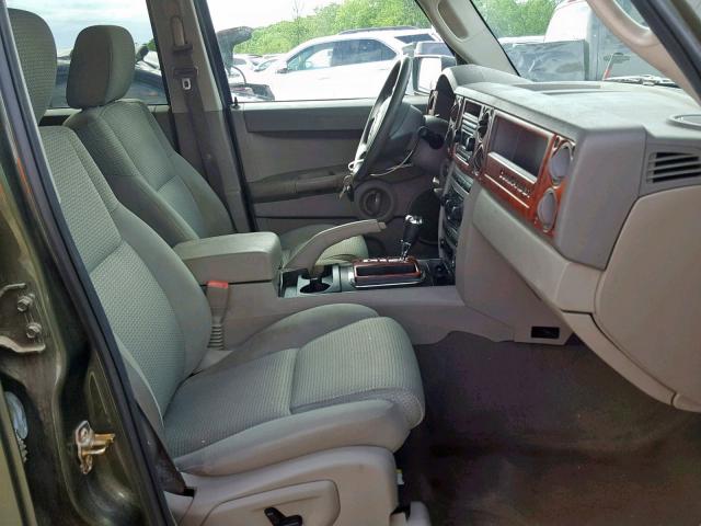 1J8HG48KX6C297581 - 2006 JEEP COMMANDER GREEN photo 5