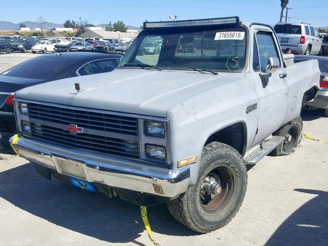 1GTEK14L4FJ505780 - 1985 GMC K1500 GRAY photo 2