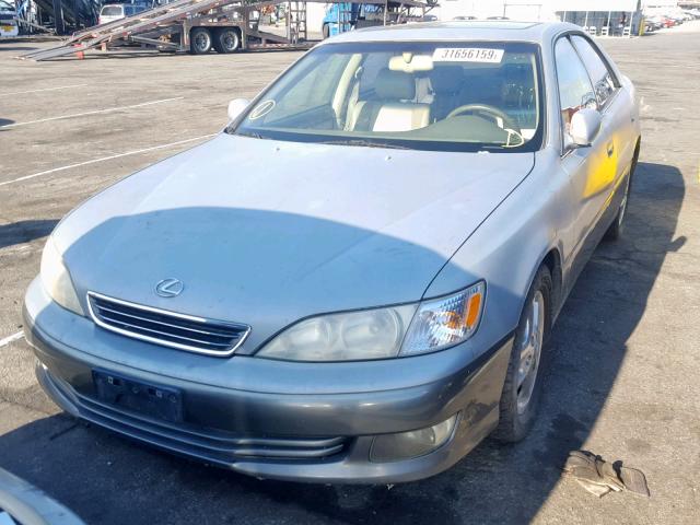 JT8BF28G510305353 - 2001 LEXUS ES 300 GRAY photo 2