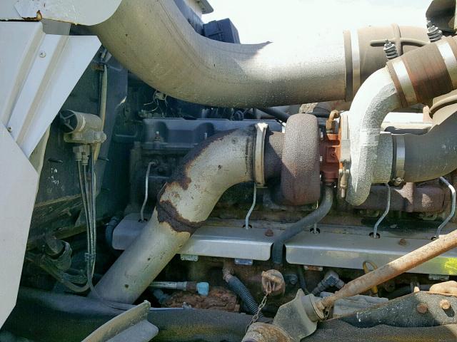 1M2P296C72M064753 - 2002 MACK 600 RD600 WHITE photo 7