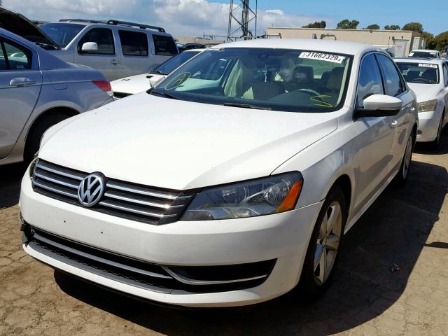 1VWBT7A31FC026015 - 2015 VOLKSWAGEN PASSAT SE WHITE photo 2