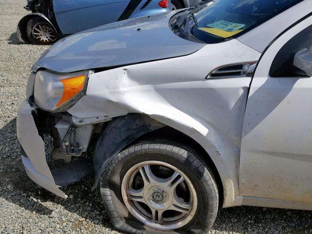 KL1TD66E79B613281 - 2009 CHEVROLET AVEO LS SILVER photo 9