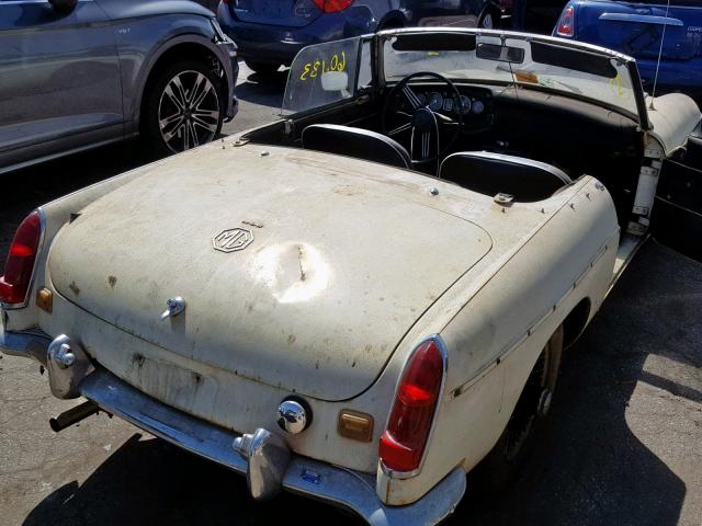 000000GHN4U153434 - 1968 MG MGB CREAM photo 10