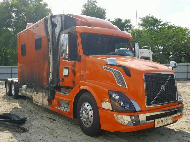 4V4NC9EJ8JN976815 - 2018 VOLVO 122 ORANGE photo 1