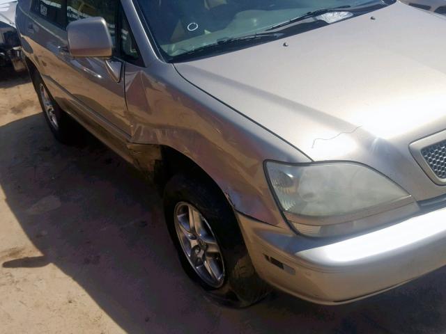 JTJGF10U220145725 - 2002 LEXUS RX 300 GOLD photo 9