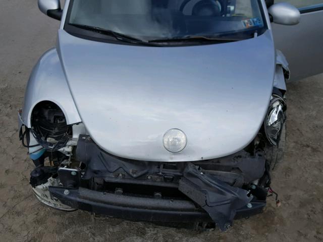 3VWBK21C83M415461 - 2003 VOLKSWAGEN NEW BEETLE Gümüş foto 7