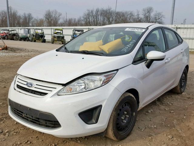 3FADP4AJ2BM137524 - 2011 FORD FIESTA S WHITE photo 2