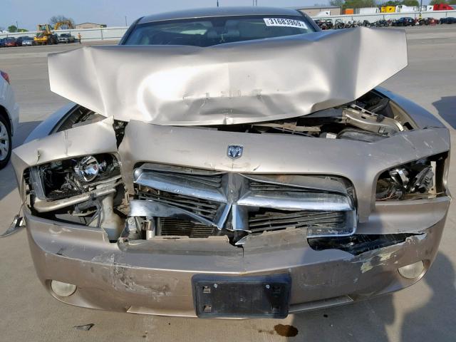 2B3KA33G98H174271 - 2008 DODGE CHARGER SX TAN photo 9