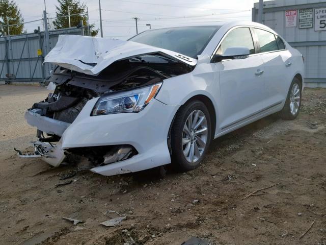 1G4GB5G34GF216880 - 2016 BUICK LACROSSE WHITE photo 2