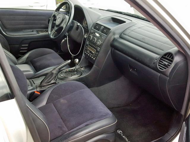 JTHBD192520045539 - 2002 LEXUS IS 300 SILVER photo 5