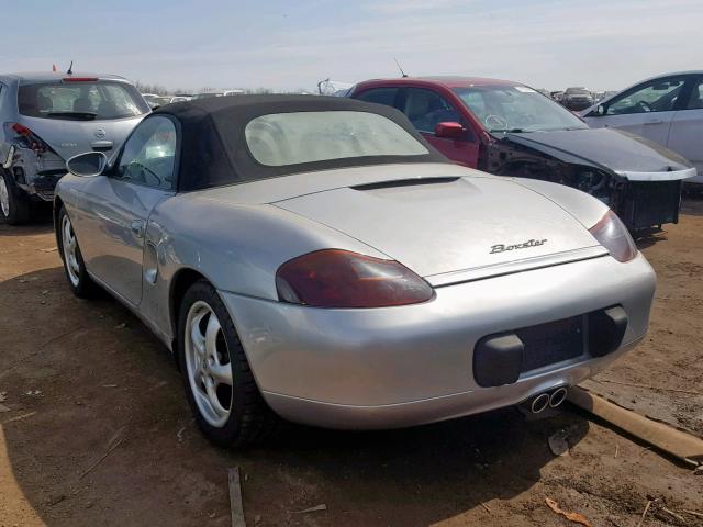 WP0CA298XYU627212 - 2000 PORSCHE BOXSTER SILVER photo 3