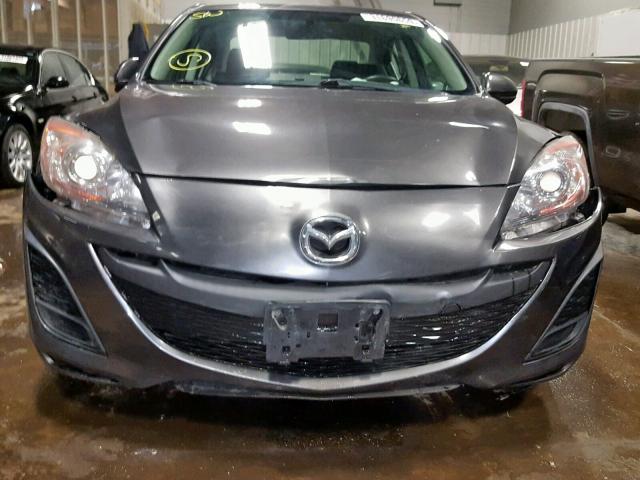 JM1BL1VF3B1385991 - 2011 MAZDA 3 I GRAY photo 9