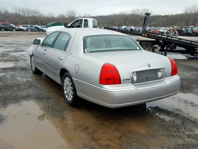 1LNHM81V47Y626531 - 2007 LINCOLN TOWN CAR S SILVER photo 3