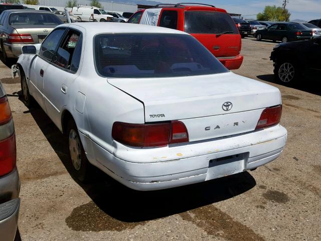 4T1BG12K3TU823491 - 1996 TOYOTA CAMRY DX WHITE photo 3