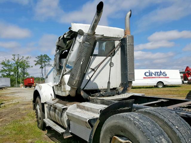 2XKDD49X67M167655 - 2007 KENWORTH CONSTRUCTI WHITE photo 3