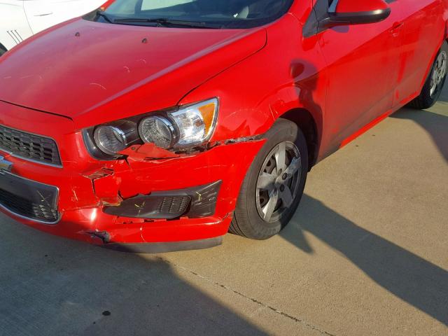 1G1JA6SH2F4149706 - 2015 CHEVROLET SONIC LS RED photo 9