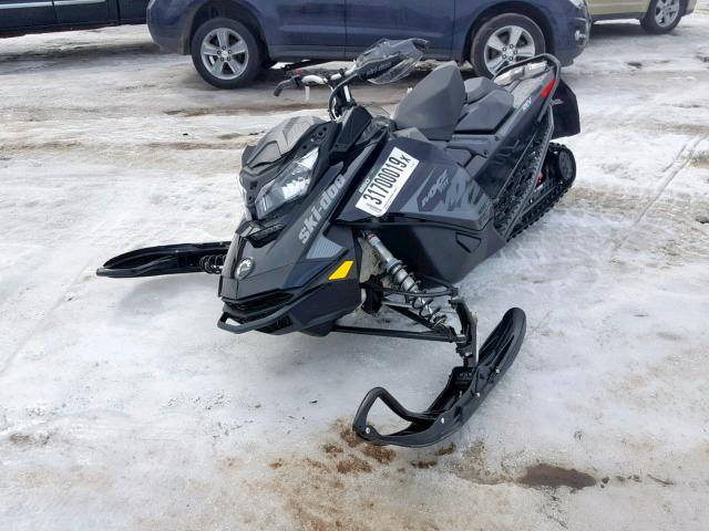 2BPSUDHD2HV000098 - 2017 SKI DOO MX Z TNT BLACK photo 2