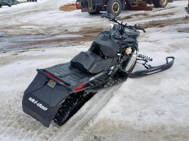 2BPSUDHD2HV000098 - 2017 SKI DOO MX Z TNT BLACK photo 4