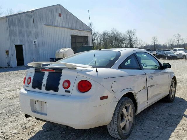 1G1AL18F287192446 - 2008 CHEVROLET COBALT LT WHITE photo 4