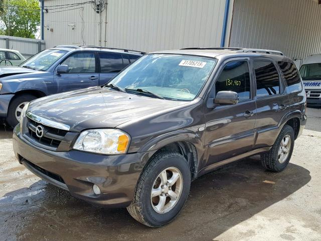 4F2YZ04176KM25076 - 2006 MAZDA TRIBUTE S BROWN photo 2