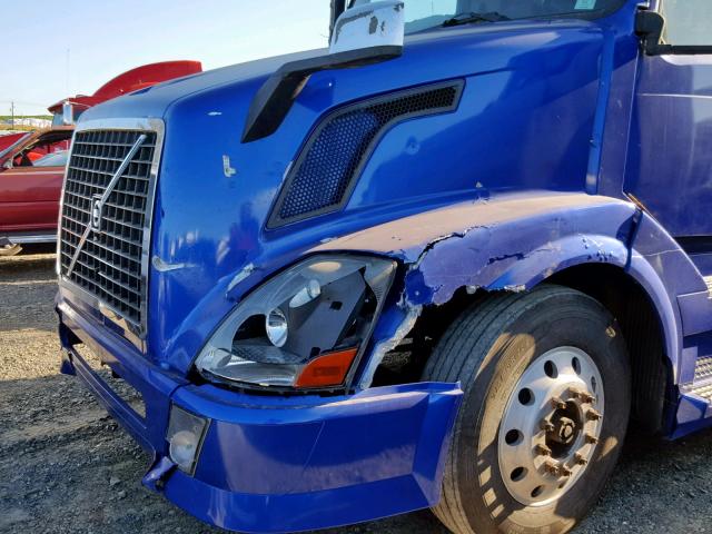 4V4NC9TG3DN563647 - 2013 VOLVO VN VNL BLUE photo 9