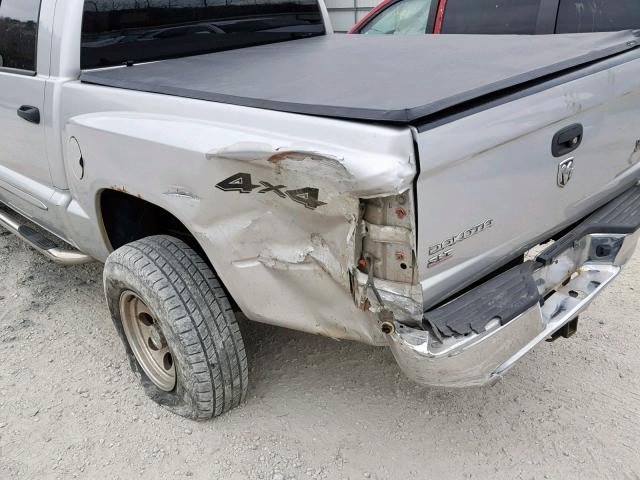 1D7HW48N06S561195 - 2006 DODGE DAKOTA QUA SILVER photo 10