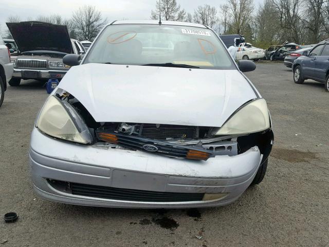 1FAFP38352W157745 - 2002 FORD FOCUS ZTS SILVER photo 9