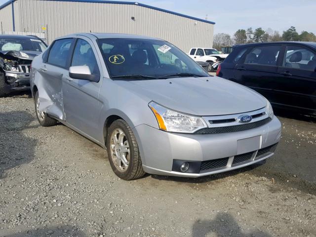 1FAHP36N09W215073 - 2009 FORD FOCUS SES SILVER photo 1