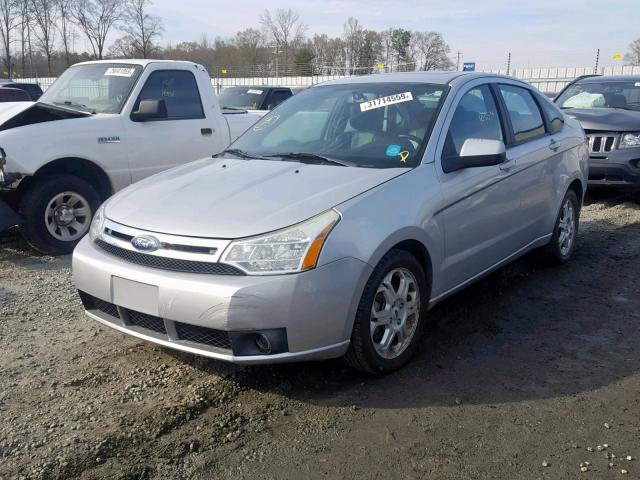 1FAHP36N09W215073 - 2009 FORD FOCUS SES SILVER photo 2