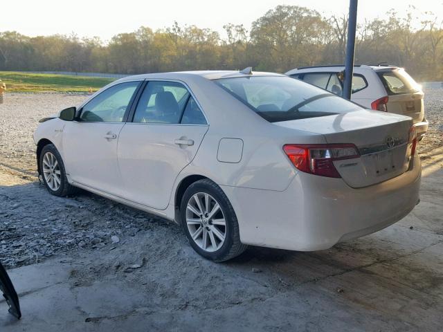 4T1BD1FK8CU013812 - 2012 TOYOTA CAMRY HYBR WHITE photo 3