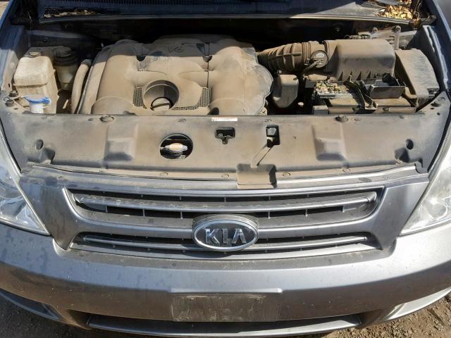 KNDMG4C36A6329147 - 2010 KIA SEDONA LX GRAY photo 7