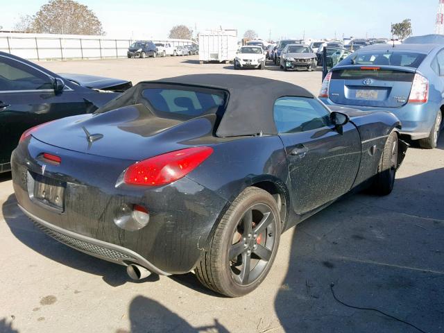 1G2MB35BX7Y114868 - 2007 PONTIAC SOLSTICE BLACK photo 4