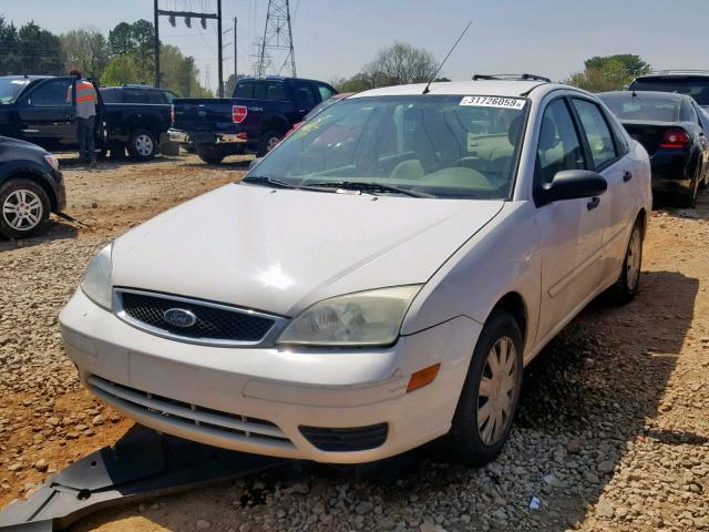 1FAFP34N76W188122 - 2006 FORD FOCUS ZX4 SILVER photo 2