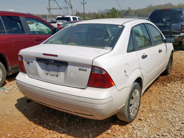 1FAFP34N76W188122 - 2006 FORD FOCUS ZX4 SILVER photo 4