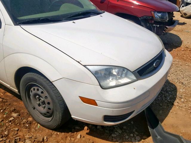 1FAFP34N76W188122 - 2006 FORD FOCUS ZX4 SILVER photo 9