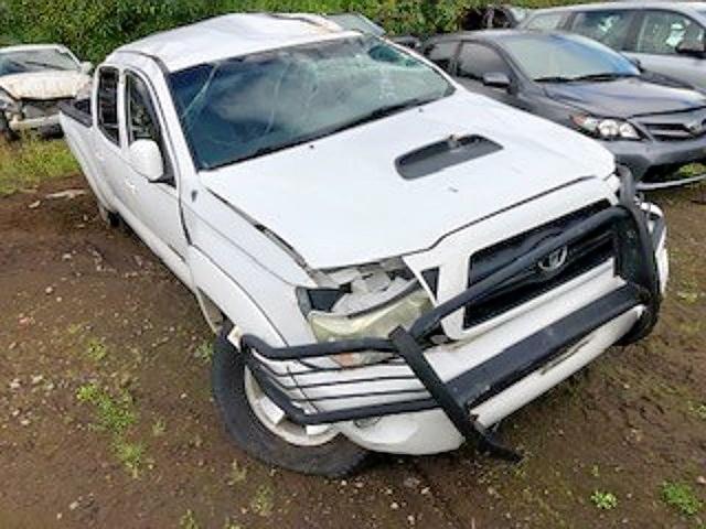 3TMMU52N05M001505 - 2005 TOYOTA TACOMA DOU WHITE photo 1