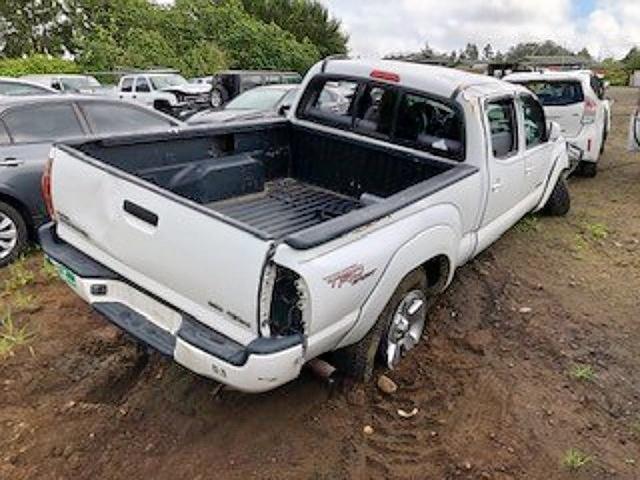 3TMMU52N05M001505 - 2005 TOYOTA TACOMA DOU WHITE photo 4