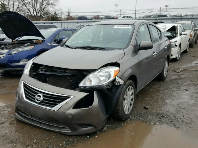 3N1CN7AP9EL814258 - 2014 NISSAN VERSA S GRAY photo 2