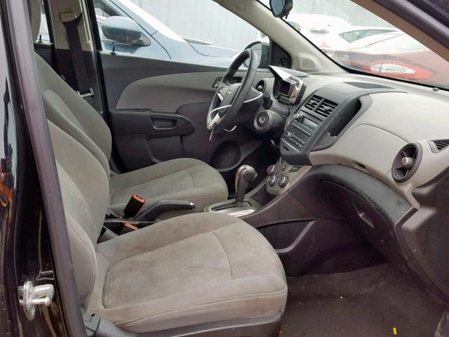 1G1JA6SHXC4204544 - 2012 CHEVROLET SONIC LS 黑色 照片 5