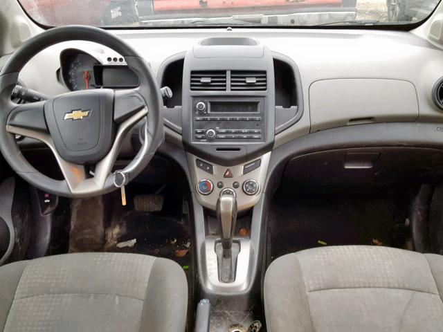 1G1JA6SHXC4204544 - 2012 CHEVROLET SONIC LS 黑色 照片 9
